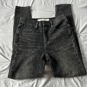 Gap True Skinny Super High Rise Jeans- Black